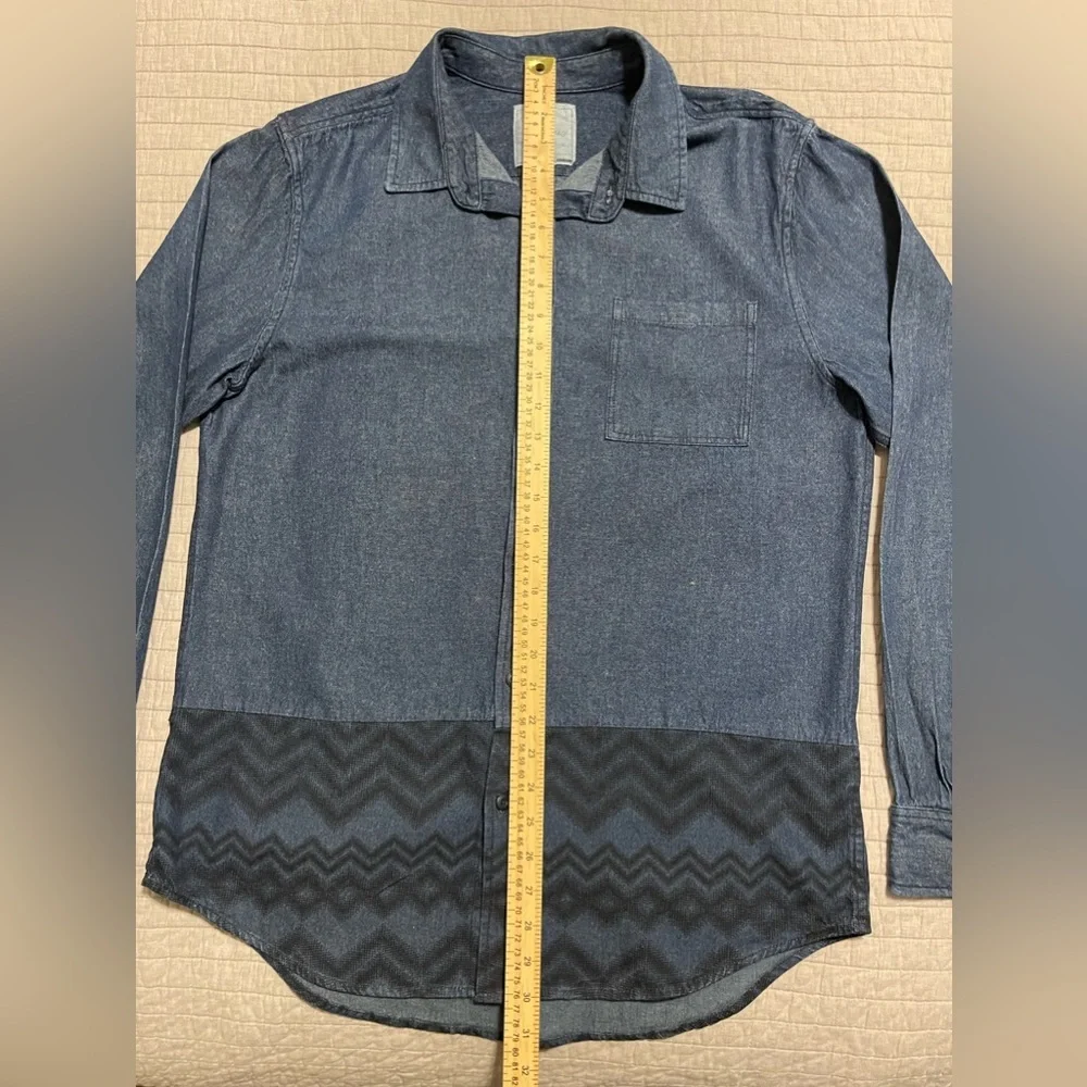 On The Byas Long Sleeve Button Down Shirt Adult Size Large - Picture 3 of 8